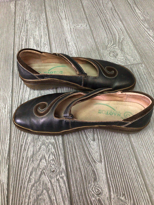 Naot maryjane Flats Size 39